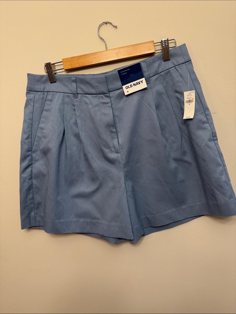 NWT Old Navy Women's Light Blue Pleated Tailored Shorts